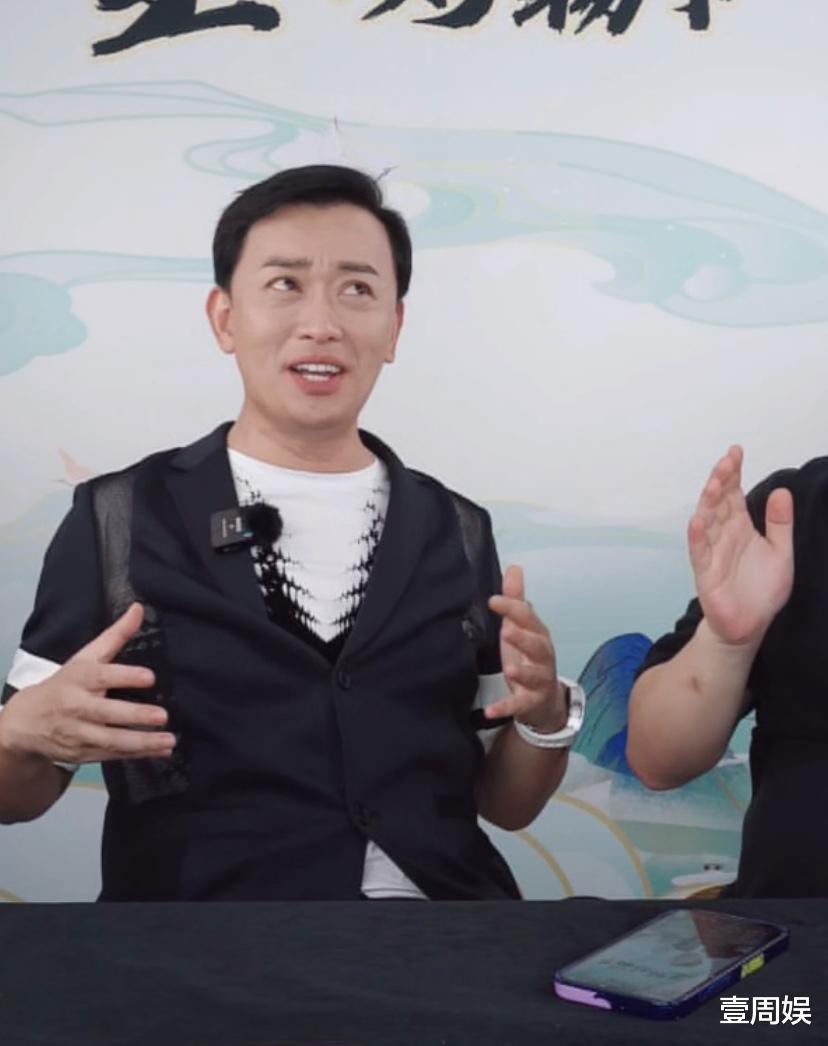 黄海冰|48岁黄海冰直播间带货，头发稀疏发际线后移，网友：太油腻了