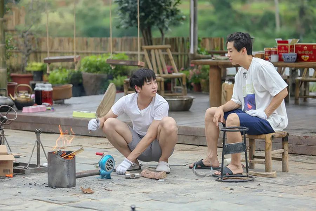 张艺兴|《向往6》原班人马回归，张艺兴常驻，导演曝节目内容有调整