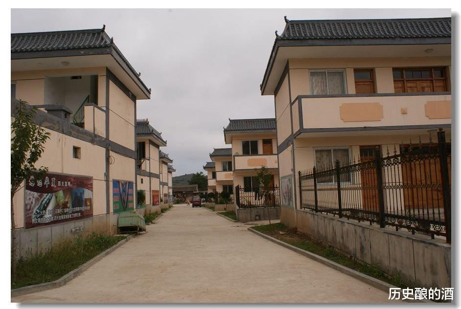 农村老人说“树夹屋,堂夹房,不败也得亡”,啥意思?有何道理?