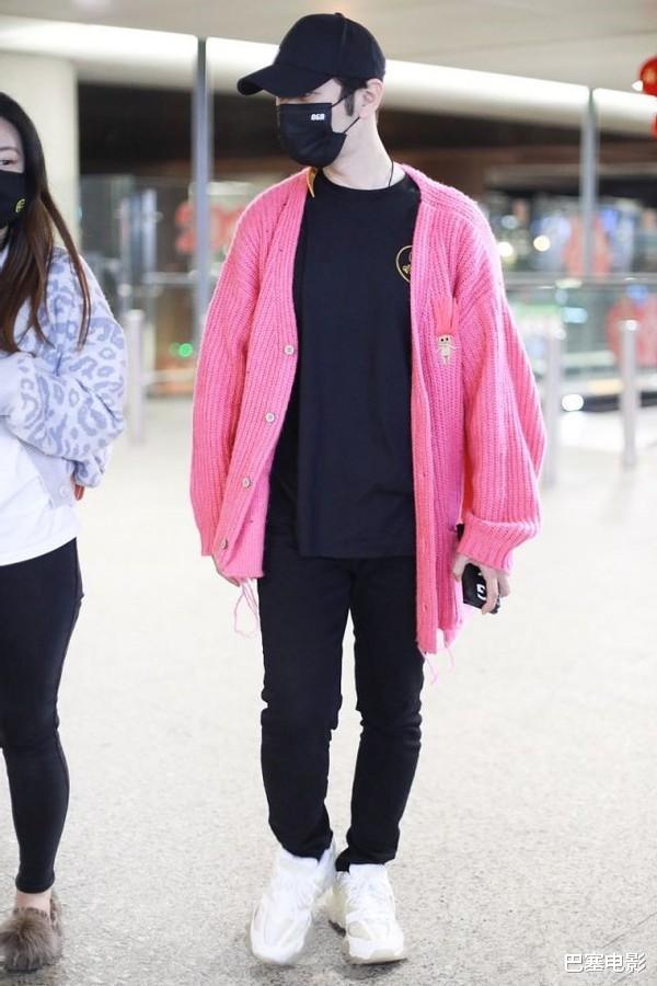 街拍|明星街拍丑态百出：尹正像大妈，陈志朋乡土风，吴宣仪一言难尽