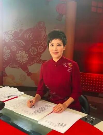 央视|央视著名女主播郑天亮：嫁给同事鲁健，父母帮他们化解生活困局