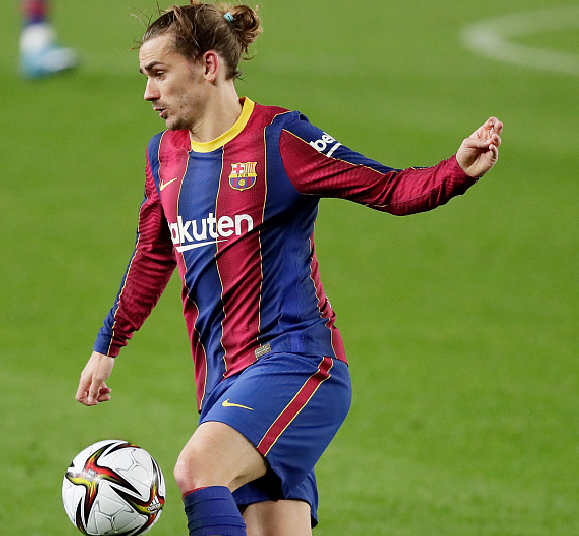 巴塞羅那|巴薩2次換人神了！一個(gè)送絕平助攻+1個(gè)絕殺，這巨星要爆發(fā)了？