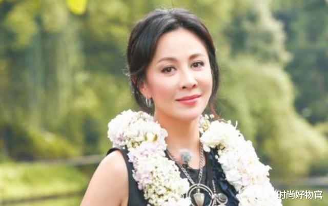 穿衣搭配|54岁刘嘉玲从131斤到97斤,艳压袁姗姗,坦言:减肥方法简单科学