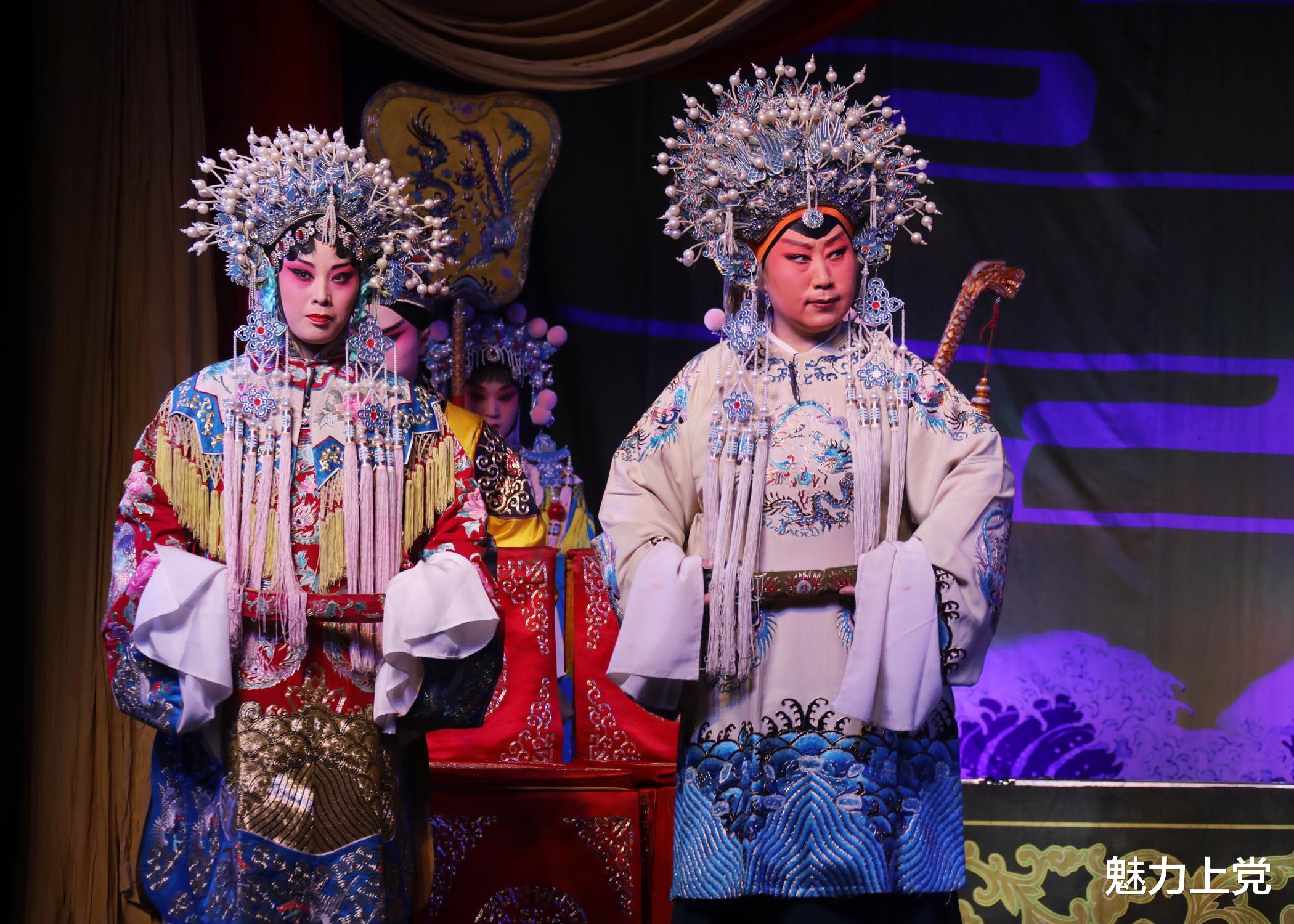 魅力上党 长治市上党梆子剧团走进潞州区屈家庄村惠民演出