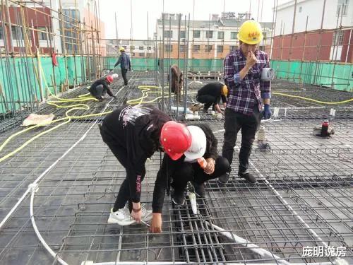 房价|抛开土地成本，开发商建一栋住宅楼，一平方成本有多少？