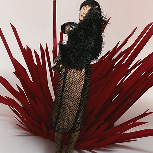 孙怡|杨幂被网友吐槽是“今年丑封面收割机”，果然美女不适合假发！