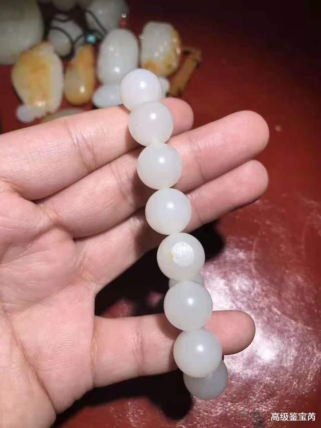 |和田玉来之不易的腕间雅物