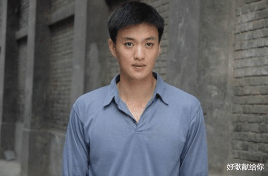 明星|这十位国民男明星，出道时个个貌比潘安，中年油腻后“面目全非”