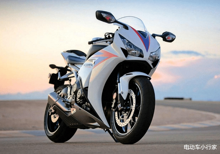 电动车小行家 摩托车继购置税取消、带牌销售、西安解禁，又来好消息，摩友福利