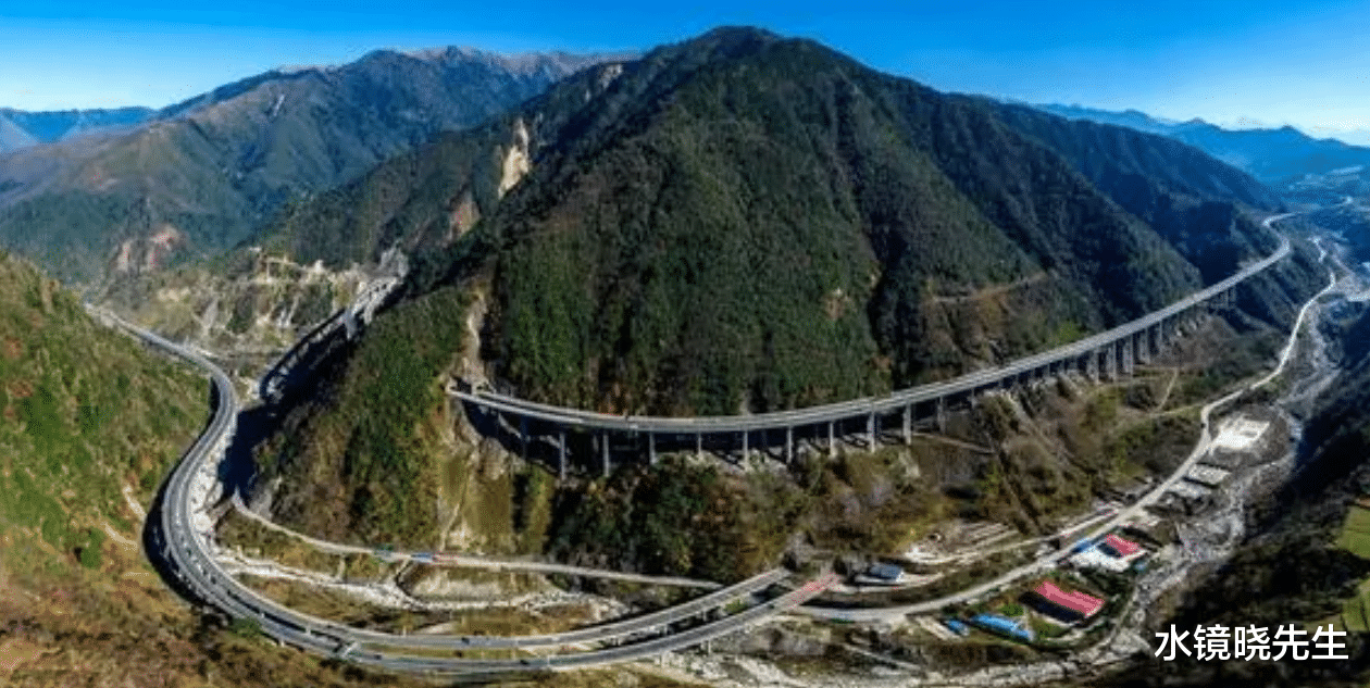 日军|中国这一工程，难度堪比登天？基建狂魔不信邪，一举打造最美天路