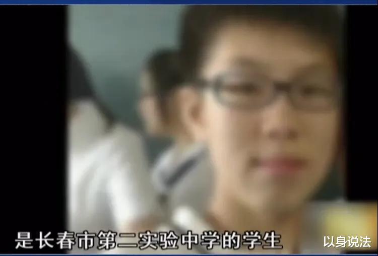 18岁少年和富二代打球碰撞,竟被对方父母叫来40余人砍死,一家三口获刑,父亲死刑