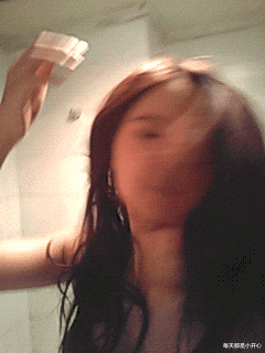 大爷 六十五岁的门卫周大爷因屡次遭到校花骚扰，被迫提出辞职，称现在的年轻人真让人受不了