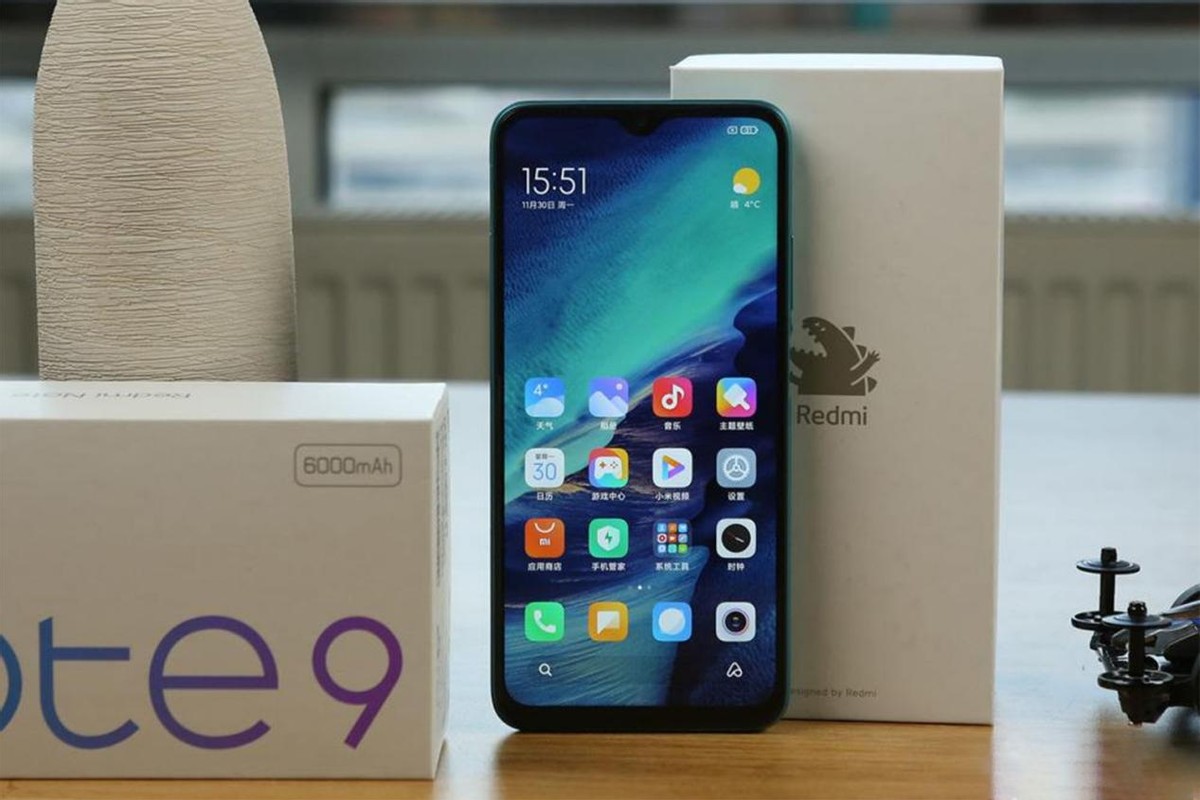 折叠屏|用两年就不算亏？千元4G手机盘点，这几款给老人用最合适