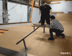 学姐说育儿|兄弟,不要以为关上车窗就能为所欲为了,我在外面都看见了