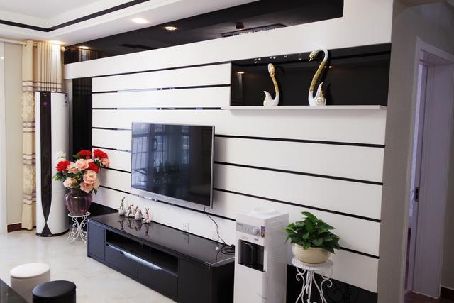 邻居来我家串门，进门就被客餐厅惊艳了，说这是小区最漂亮的装修