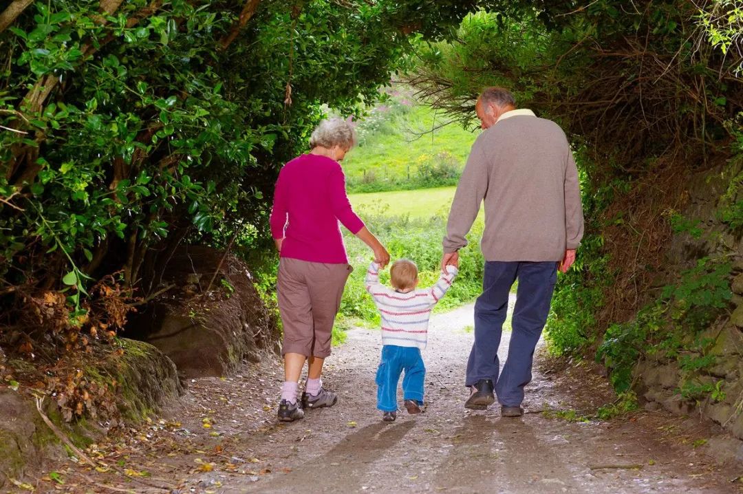 C妈学堂|被老人惯坏的娃，妈妈用三个月的时间纠正了回来，学会了你也可以