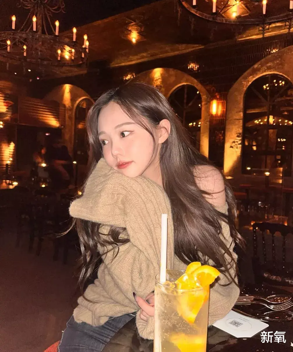 童颜|ins童颜美少女复出就要挨骂，网友又忍不住模仿她，冤枉么？