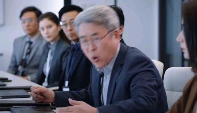 张扬|《暴风眼》大结局：他才是长期潜伏下来的内奸沉睡者