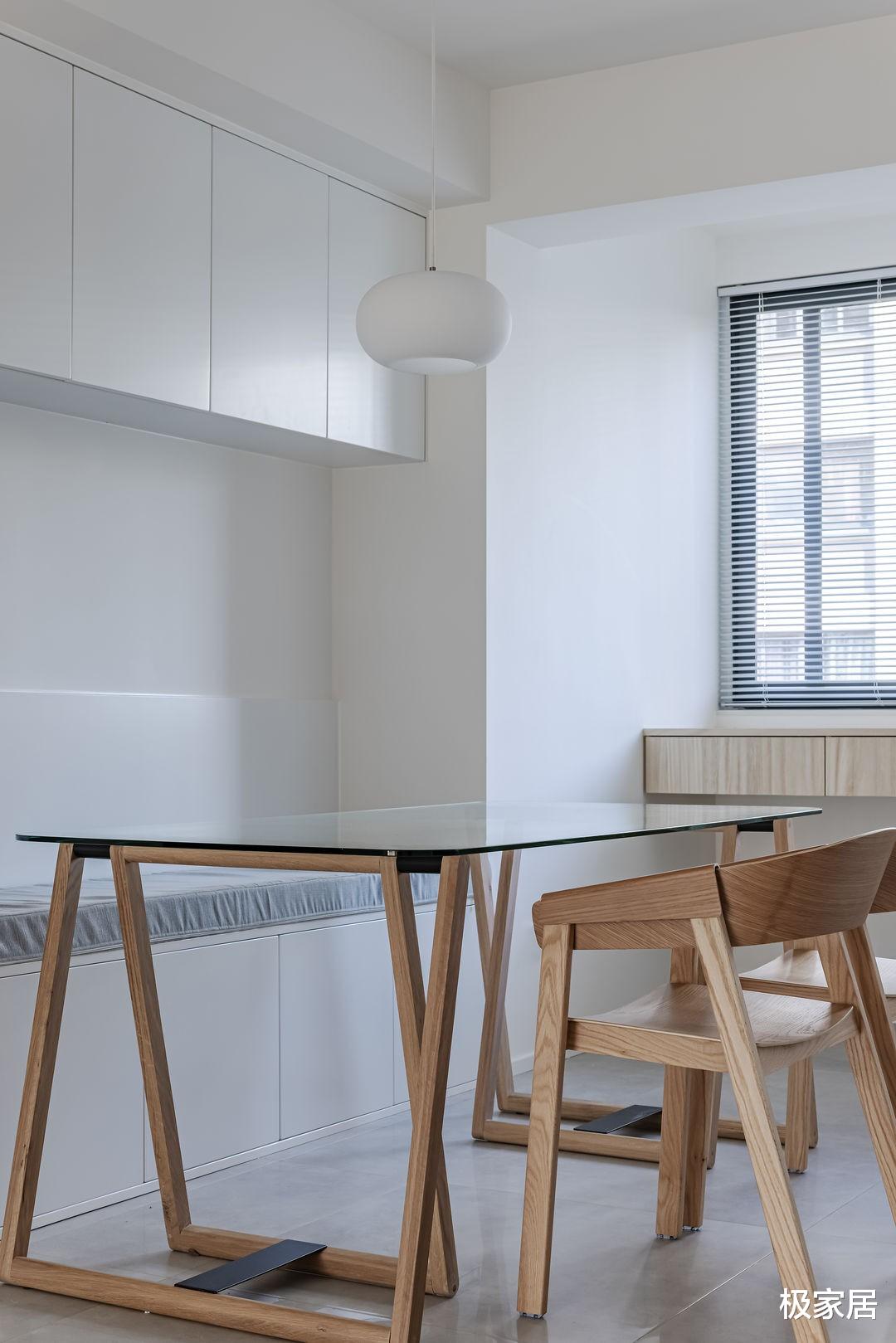 用阳光打造自然温馨之家，一家人独享安逸时光，处处充满爱意