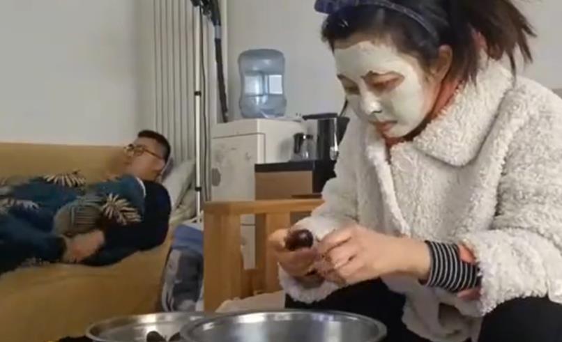 赵丽颖|曝田静直播带货被封，曾计划年底回到九江买房，是否能实施成关键