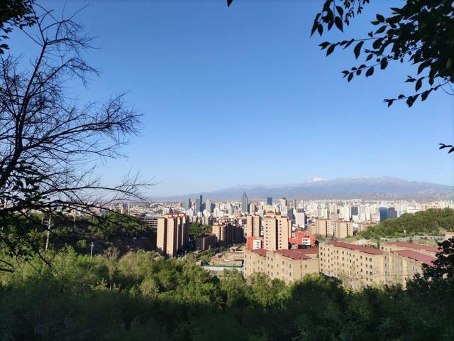 乌鲁木齐|乌鲁木齐依山而建的十大小区，哪一个是你家?