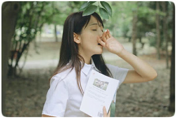 叶本心 肢体语言：当女人与你保持三个距离，她可能在“玩弄”你的感情！