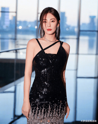 张雨绮|张雨绮“当街搂抱小9岁男星”新恋情曝光！网友：跟前任分手了？