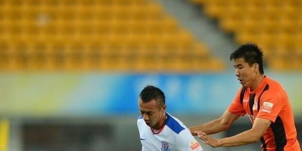 上海申花|昔日申花绝对主力，如今已被崔康熙彻底打入冷宫，曾是当红国脚