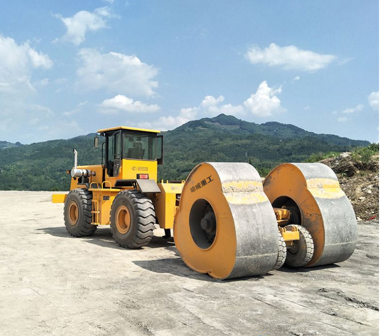 狂奔的冲击压路机 冲击碾压压路机的外观尺寸，梅花碾冲击压路机的多种型号