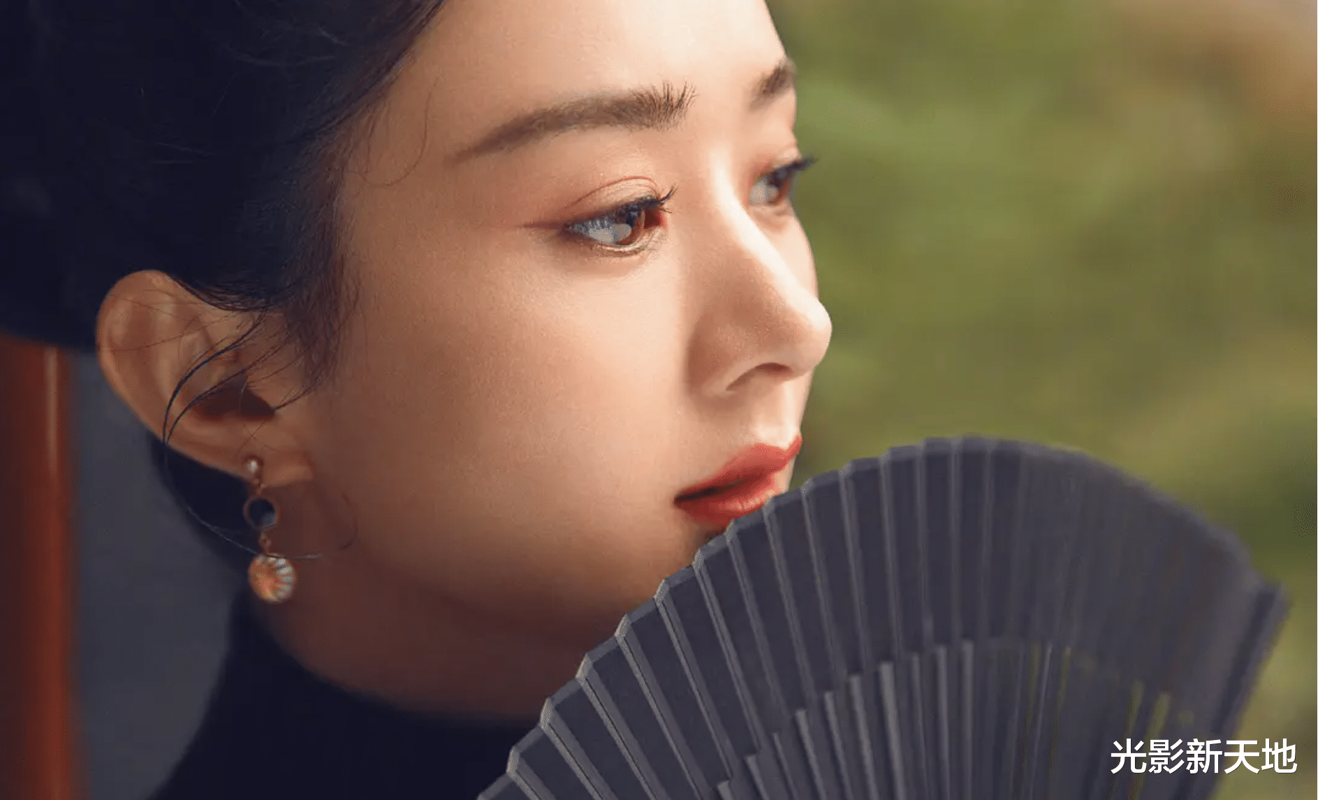 赵丽颖|赵丽颖杂志封面遭群嘲，被批照片修过头，陈漫再次失手