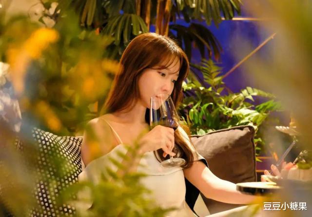 豆豆小糖果|优质男拒穷家女：美貌对普通人而言是奢侈品，对富人而言只是白菜