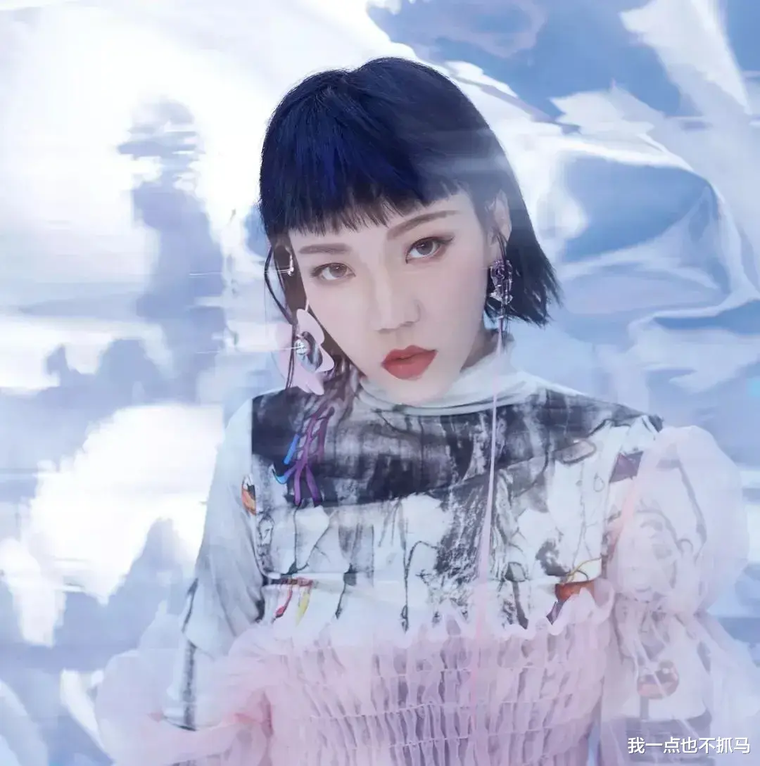 吴莫愁|“亚洲最丑女星”和她消失三年的真相