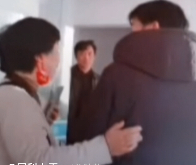 许敏|杜女士与郭某宽在许敏单位发生争执，姚威憨厚不仅是遗传