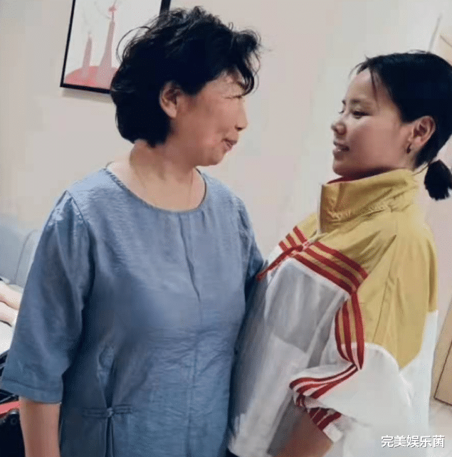 霍启刚|熊磊抑郁求死，楷楷发高烧，郭杜却和粉丝聚餐，淡定的样子太扎眼