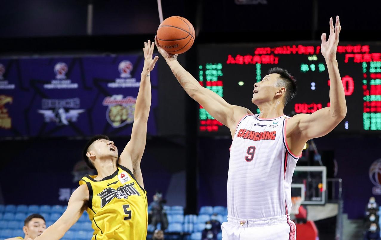 C罗|CBA最新积分榜！李春江率队杀到第2，广东第7，北京双雄第9、10名