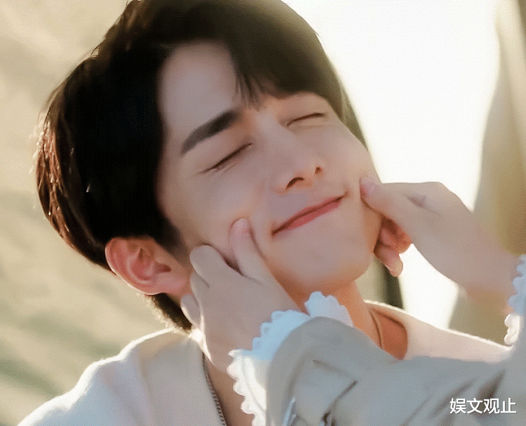 张新成|张新成演的女孩子，娇而不娘恰到好处，演技太好获观众一片称赞