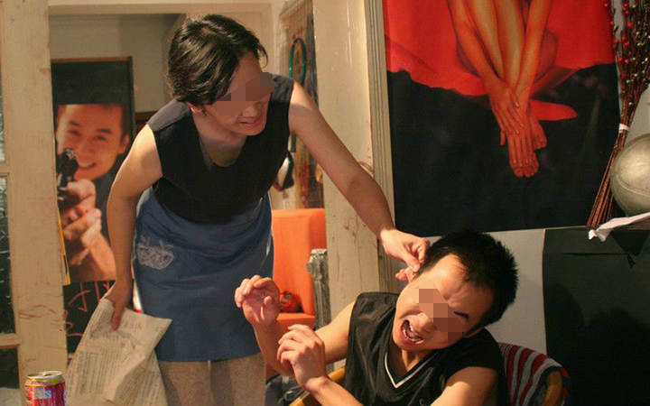 两口育儿|抱怨妻子“婚前柔情似水，婚后变泼妇”？男人应该自我反省一下