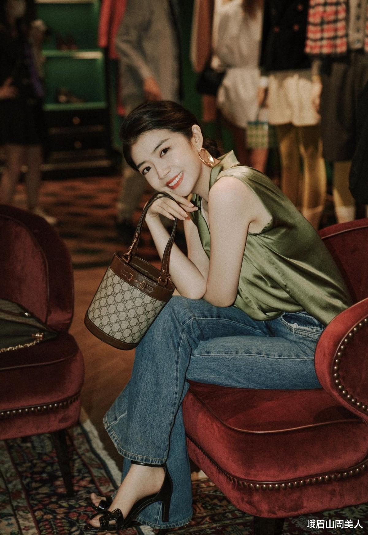 峨眉山周美人|被三木的衣品圈粉了!最新的“夏日搭配”洋气减龄,照着穿就很美