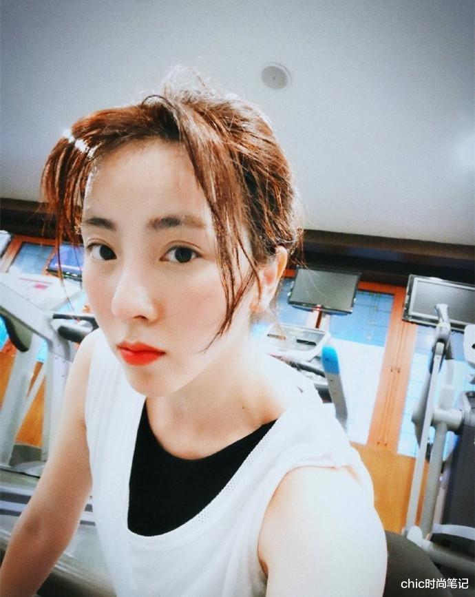 chic时尚笔记|央视女主播的穿搭指南，软萌可爱的新晋初恋脸王冰冰，你喜欢吗