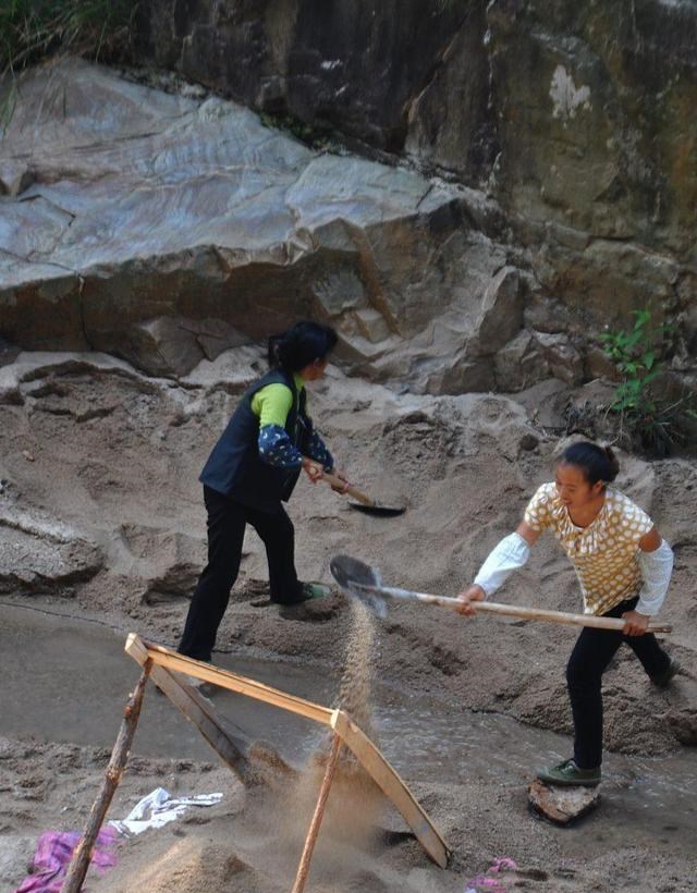 青叔辽 农村妇女被人施暴,丈夫动手将那男子腿打断,是属于正当防卫吗?
