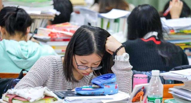 考研|人民日报用五字回复，研究生将要取消复试的问题，考研党心安了