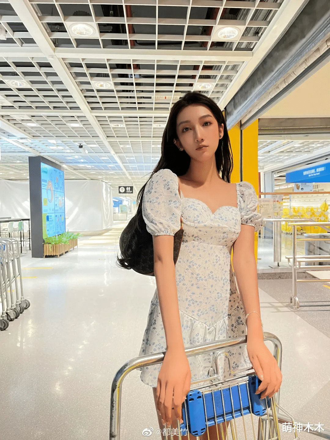 都美竹|都美竹曝和吴亦凡交往细节：过夜时表哥守在屋外，承诺带去见家长