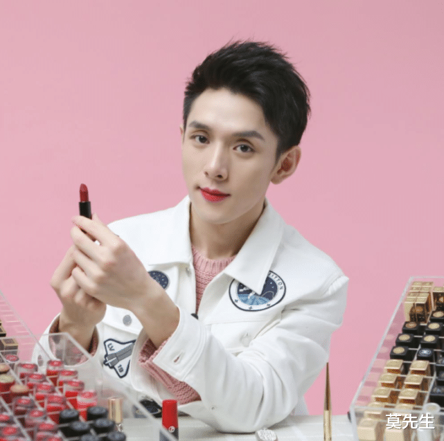 李佳琦|李佳琦的无奈，本想赚够2千万回老家，今一场直播2.5亿人围观