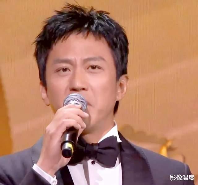 张艺谋|直击金鸡奖现场高清80图集：张艺谋发言时印小天哭了，张小斐张译讲话最感人