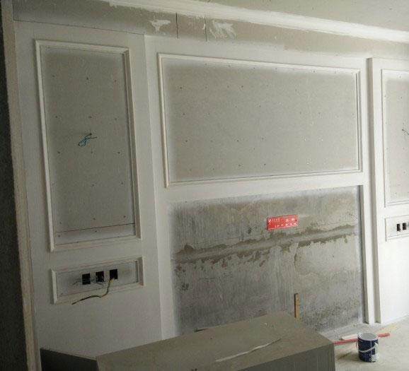 新房装修中，木工加班加点20天做完满屋子家具，工钱17300贵吗？