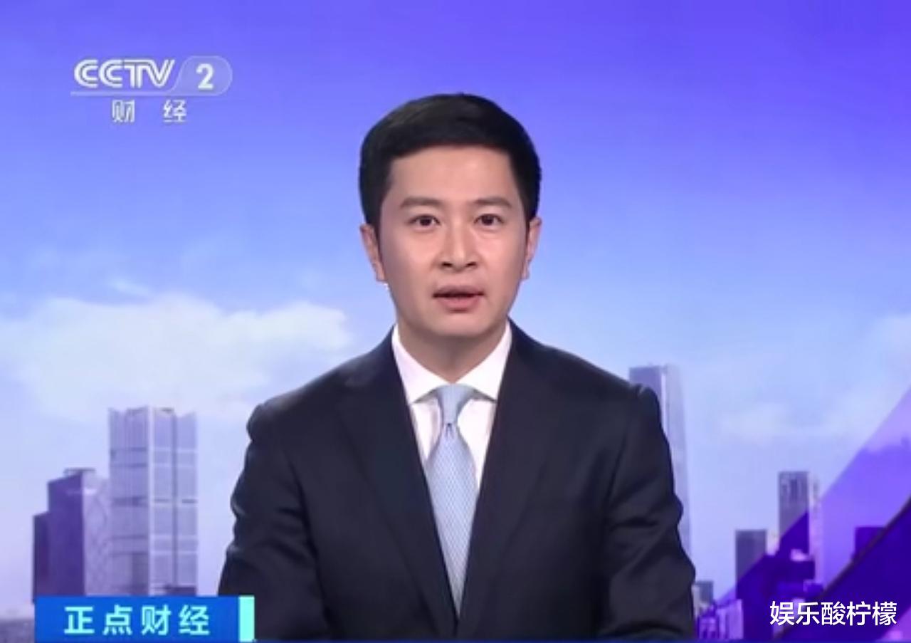 明星素颜|央视主持人撞脸吴京，网友：不是在拍《水门桥》吗，咋改行了