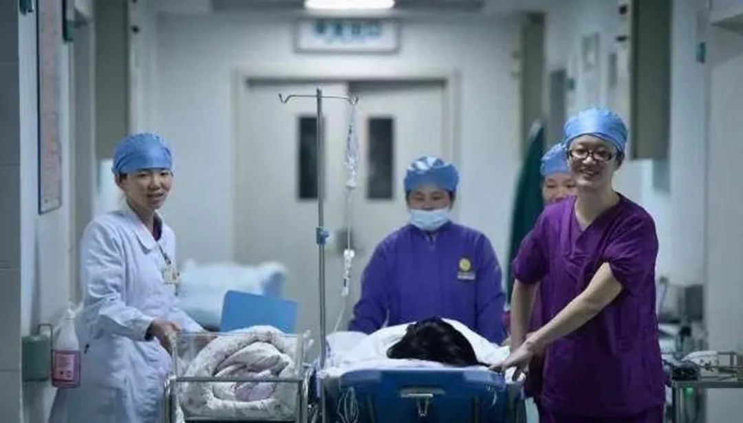 C妈学堂|为什么生过孩子的人都说产房里冷?孕妈早了解,对生孩子大有帮助