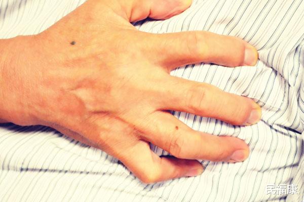 |总觉得心跳加快、胸闷、气短，怎么回事？