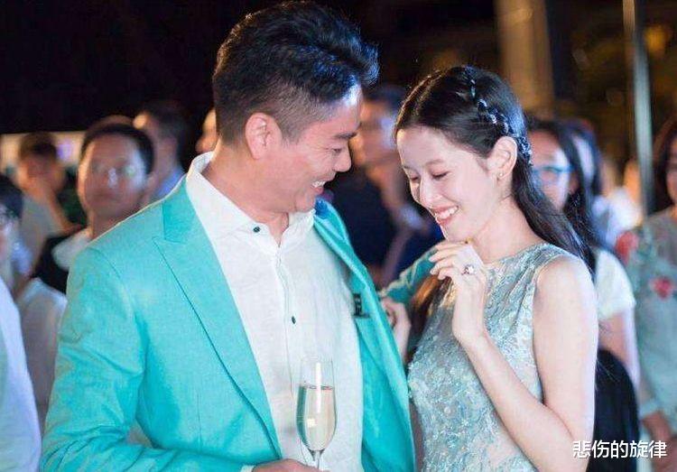 李靓蕾|章泽天点赞李靓蕾的背后：婚姻的本质，恐怕没你想的那么简单