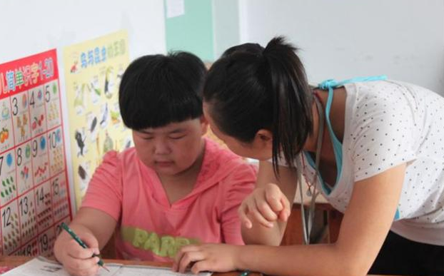 大树说教育|“家长群”事件闹上央视，教师行业将要整改，家长真的轻松了吗？